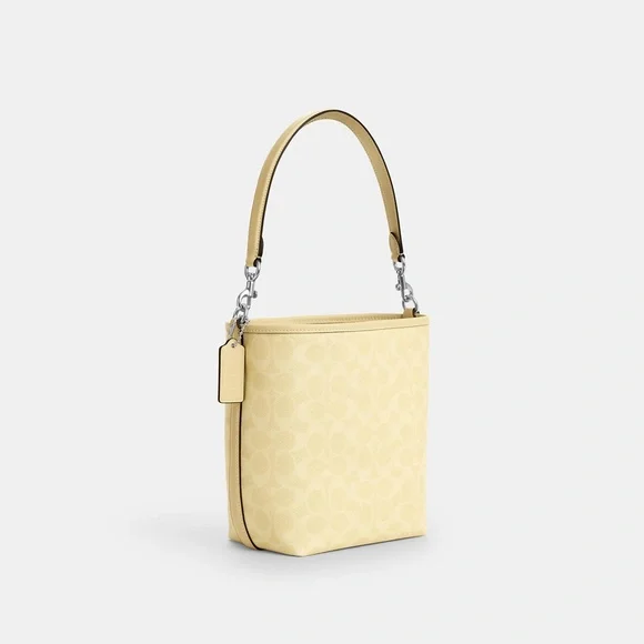 NWT！COACH City Bucket Bag In Signature Canvas